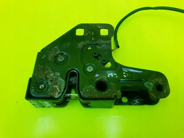 Audi A4 B6 B7 Motorkap Slot 8E0823509C image 5