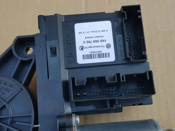 OEM 1K0959792C Régulateur Vitre Droit Avant - VW Touran image 5