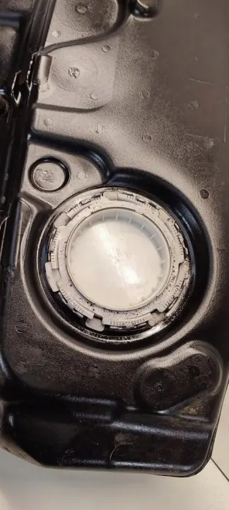 Audi A6 C7 Polttoainepumppu OEM 4G0201021BS 4G0919050 image 3