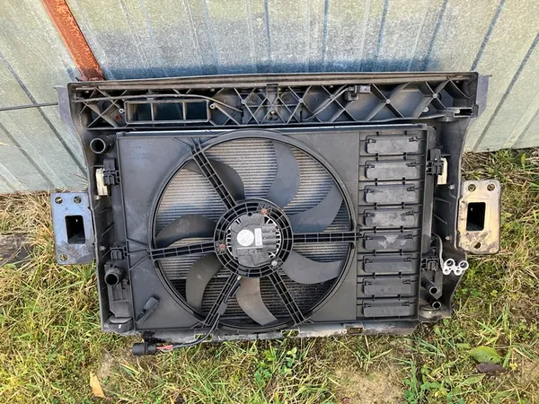 Vorderer Stoßfänger komplett 1.6 TDI 115PS Skoda Rapid image 5