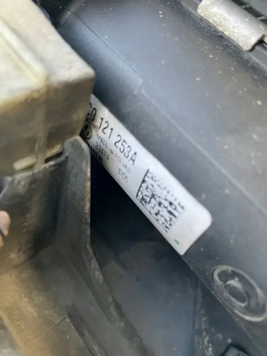 Vorderer Stoßfänger komplett 1.6 TDI 115PS Skoda Rapid image 8