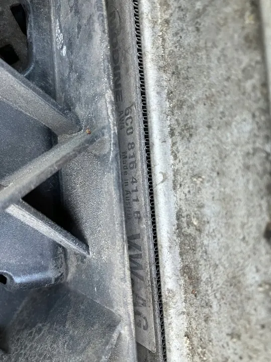 Vorderer Stoßfänger komplett 1.6 TDI 115PS Skoda Rapid image 9