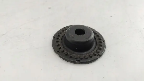 Toyota Etujousimen kiinnike OEM LAA26917 - Käytetty image 5