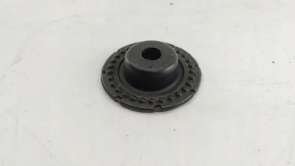 Toyota Etujousimen kiinnike OEM LAA26917 - Käytetty image 6