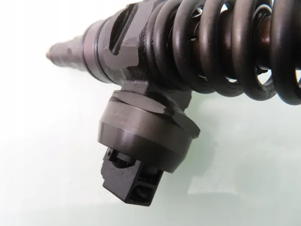 Injecteur Unitaire Volkswagen OE 038130073BQ Occasion image 5