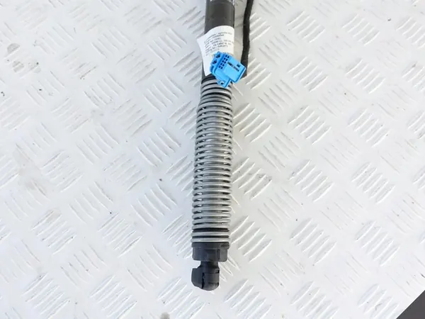BMW 5 G30 F90 Baklucka Ställdämpare Höger image 2