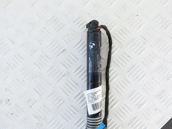 BMW 5 G30 F90 Baklucka Ställdämpare Höger image 3