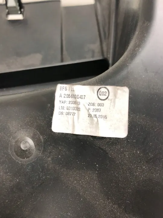 Mercedes Alakonsolin Peite OEM A2056800407 image 5
