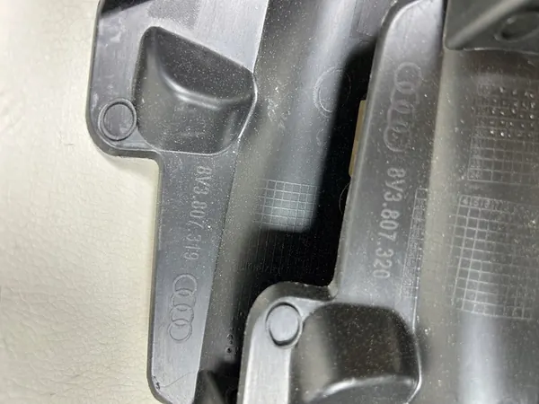 AUDI A3 Soporte de Parachoques Derecho Izquierdo Frontal 8V3807320 8V3807319 image 3