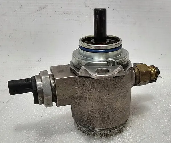 Kraftstoffpumpe Audi / Skoda / Seat / Volkswagen - 03C127026P image 3