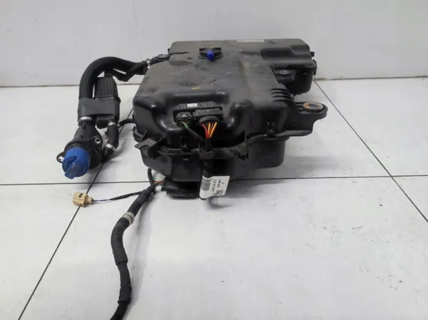 Tanque AdBlue OEM 7E0131877J para VW Transporter T6 image 3