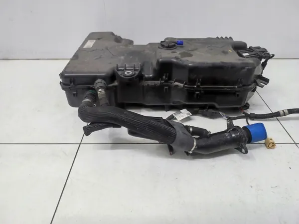 Tanque AdBlue OEM 7E0131877J para VW Transporter T6 image 4