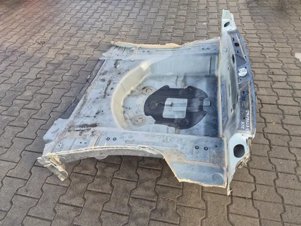 OEM PAS TYLNY WANNA BAGAŻNIKA 4WD 4X4 VITARA III 15- 18- LIFT LAKIER ZCE CZARNY image 3