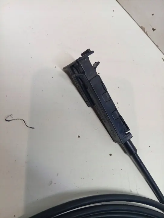 Alavanca de abertura da tampa de combustível Dacia Duster II image 3