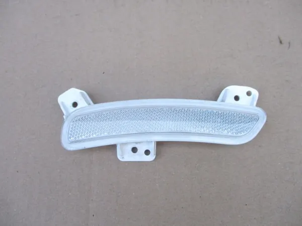 Reflector parachoques delantero derecho OEM 92408-K4210 Hyundai Kona image 2
