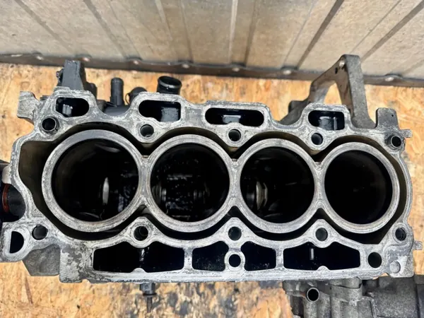 Bloque inferior de poste motor Ford Kuga 1.5 TDCI XWMB image 3