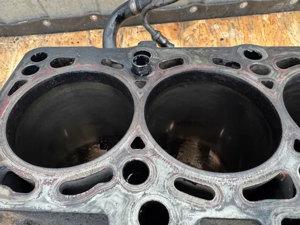 Bloque inferior de poste motor Ford Kuga 1.5 TDCI XWMB image 4