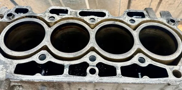 Bloque inferior de poste motor Ford Kuga 1.5 TDCI XWMB image 6