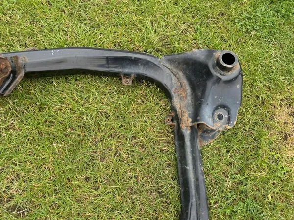 Etujousituspalkki OEM 62405-2L020 Hyundai image 5