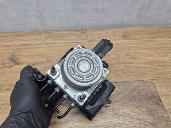 Controlador Bomba ABS BMW OEM 6861376 - Usado image 3