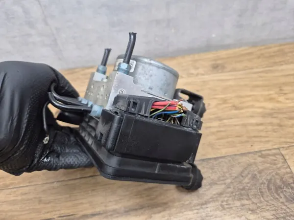 Controlador Bomba ABS BMW OEM 6861376 - Usado image 4