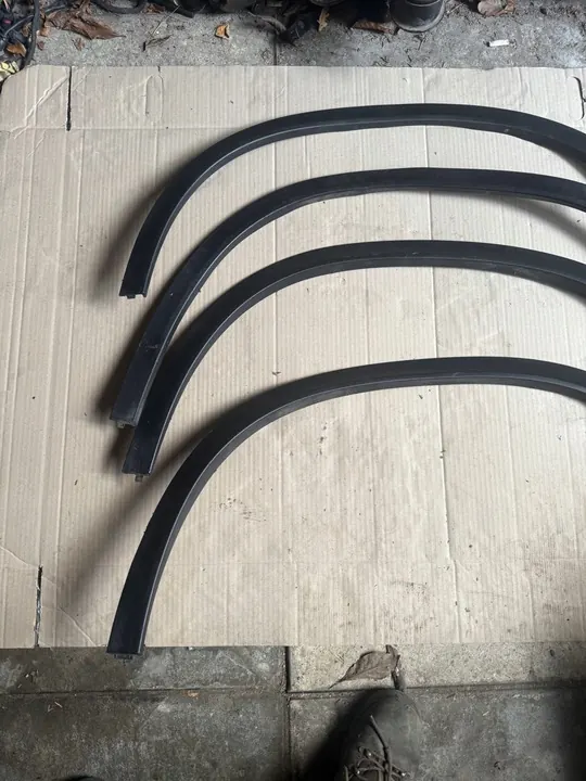 MERCEDES GLE W292 COUPE VÄNSTER KOTFLÄNGSDEKOR A2928856522 image 2