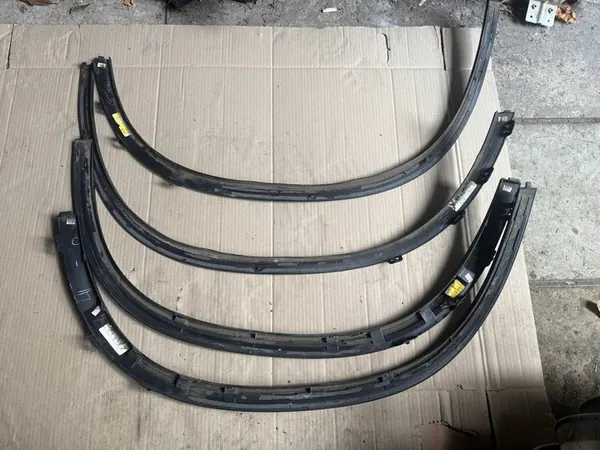 MERCEDES GLE W292 COUPE VÄNSTER KOTFLÄNGSDEKOR A2928856522 image 4