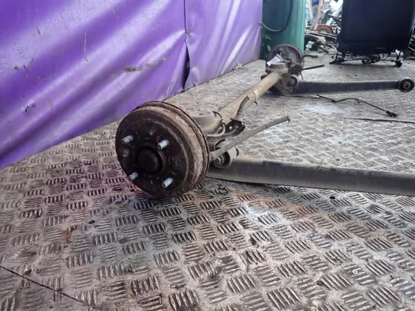 Daewoo Matiz Hinterachsbalken OEM M1082599 image 4