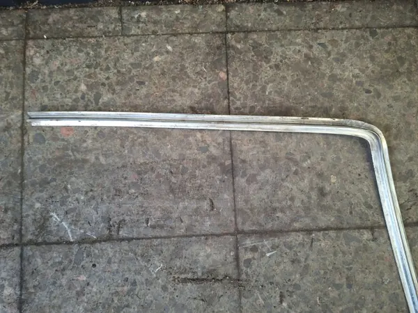 OEM Listwa klin chrom szyby lewy tyl mercedes w116 image 5