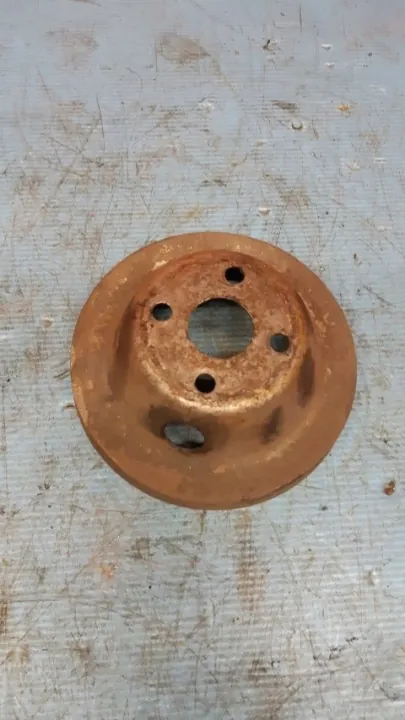 UAZ Gasremhjul - Begagnad OEM-del image 2