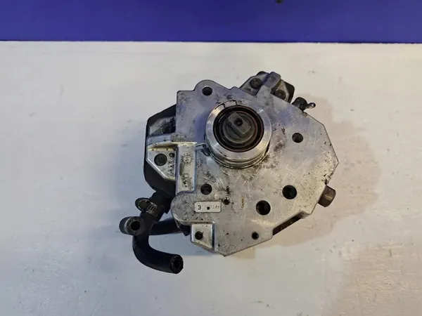 Hogedruk brandstofpomp Volvo S60 I 2.4L 120kw OEM 8251785 image 2