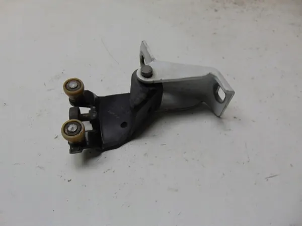 Oikea liukuoven rulla OEM 531807-F Mercedes Citan image 6