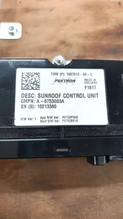 Tesla Model S kattoikkumoduuli OEM 100751200C - Käytetty image 7