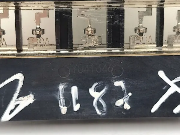 Nissan X-Trail T32 Pyrotechnische Connector 2015 Y041346 image 8