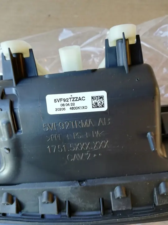 Jeep Compass tavaratilan kahva OEM 5VF92TZZAC - Käytetty image 5