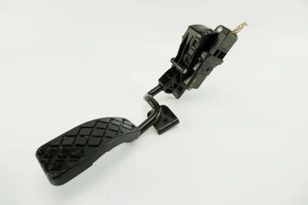 Potenciómetro del pedal del acelerador Audi A6 C6 2.0 TDI OEM 4F2721523 image 2