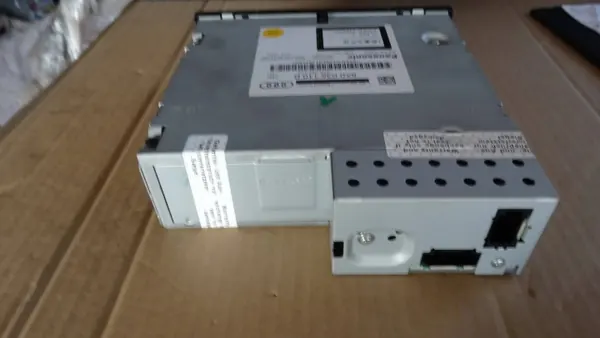 Changer CD Audi A1 OEM 8X0035110B - Occasion image 3