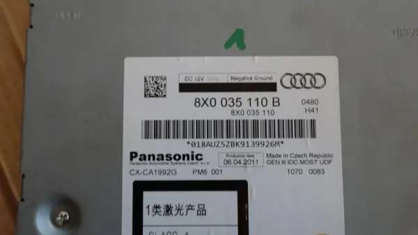 Changer CD Audi A1 OEM 8X0035110B - Occasion image 4