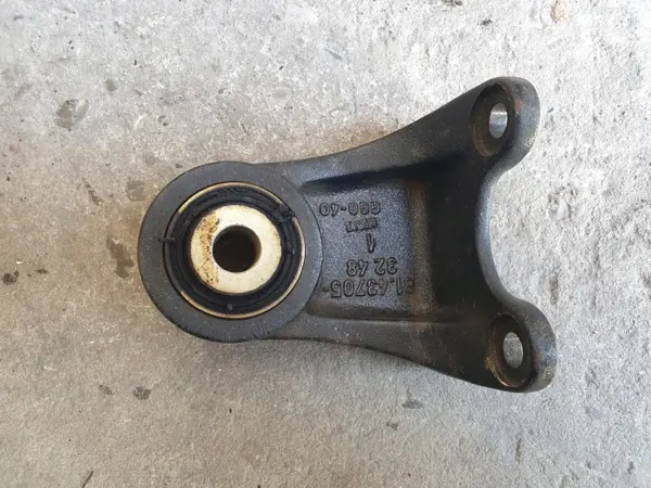 Soporte de barra estabilizadora MAN TGX/TGS/TGA OEM 81437053248 image 2