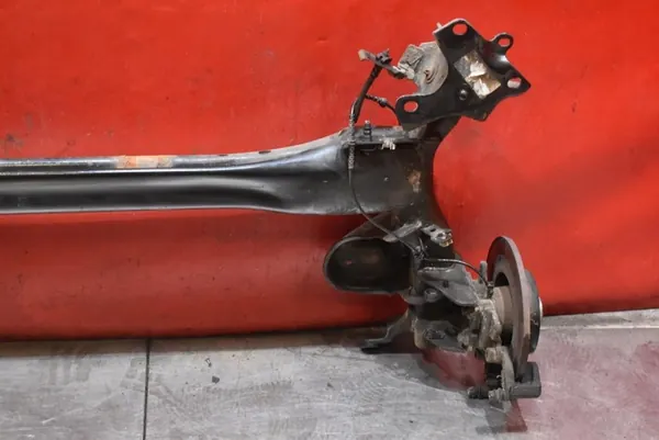 Asse posteriore Renault Megane Scenic III 1.6 DCI 130 KM image 3