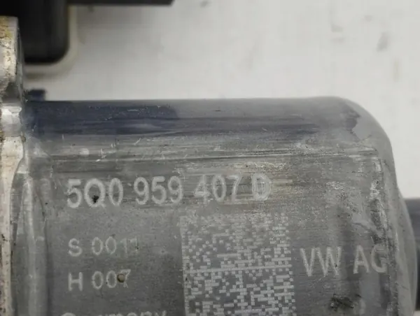 Régulateur de vitre arrière gauche Audi Q2 OEM 5Q0959407D image 3