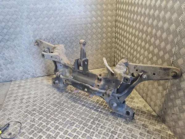 Subchasis Hyundai I10 07- OEM 62400-0X000 Usado image 3