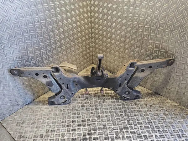 Subchasis Hyundai I10 07- OEM 62400-0X000 Usado image 5