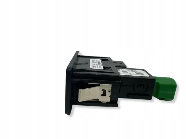 Volkswagen USB/AUX-pistorasia OEM 5G0035222E image 3