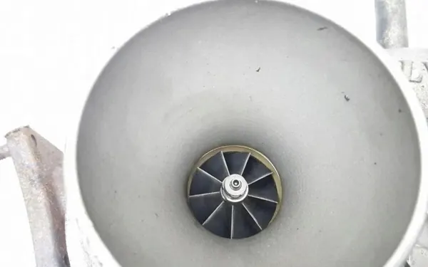 Turbocharger VOLVO C30 31312712 2.0L diesel 2011 image 3