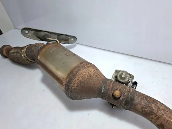 Volkswagen Tiguan II 5NA 2017 2.0TDI Catalytic Converter DPF OEM image 9