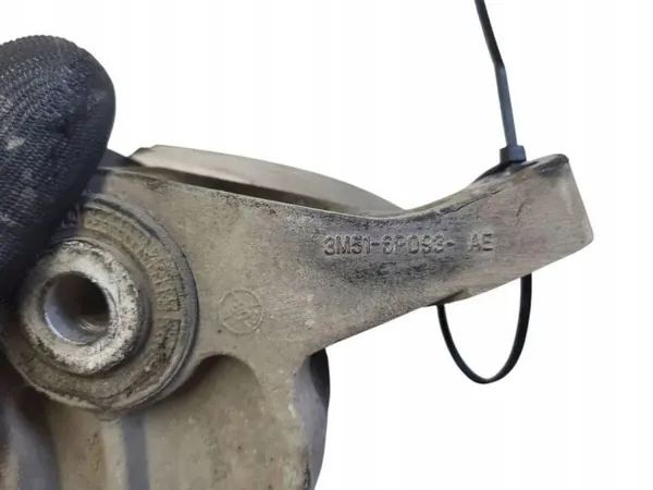 Soporte Caja Volvo V50 OEM 3M51-6P093-AE Usado image 4