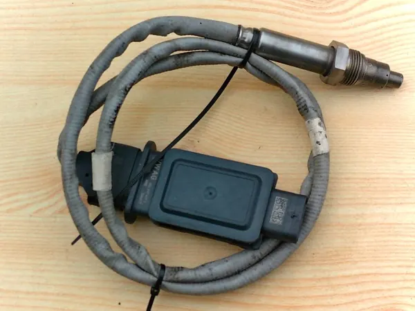 Sonde Lambda OEM 05L907807S pour VW Groupe image 3