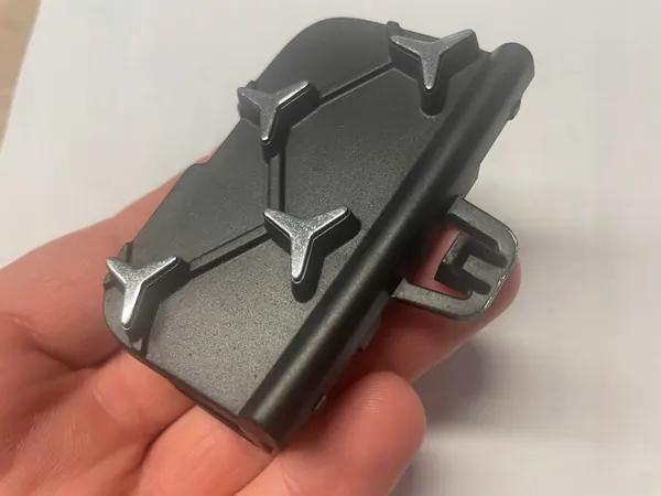 MERCEDES C W206 S206 AMG 2021- Tappo Griglia Anteriore OEM image 6