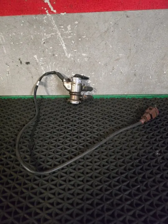 AdBlue-suutin OEM 04L131113J Audille 2.0 TDI image 2